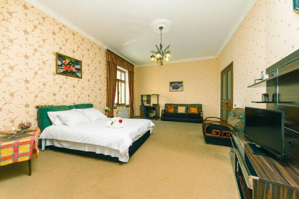 Apartment With View On Inpedendence Square Khreshchatyk Kijów Zewnętrze zdjęcie